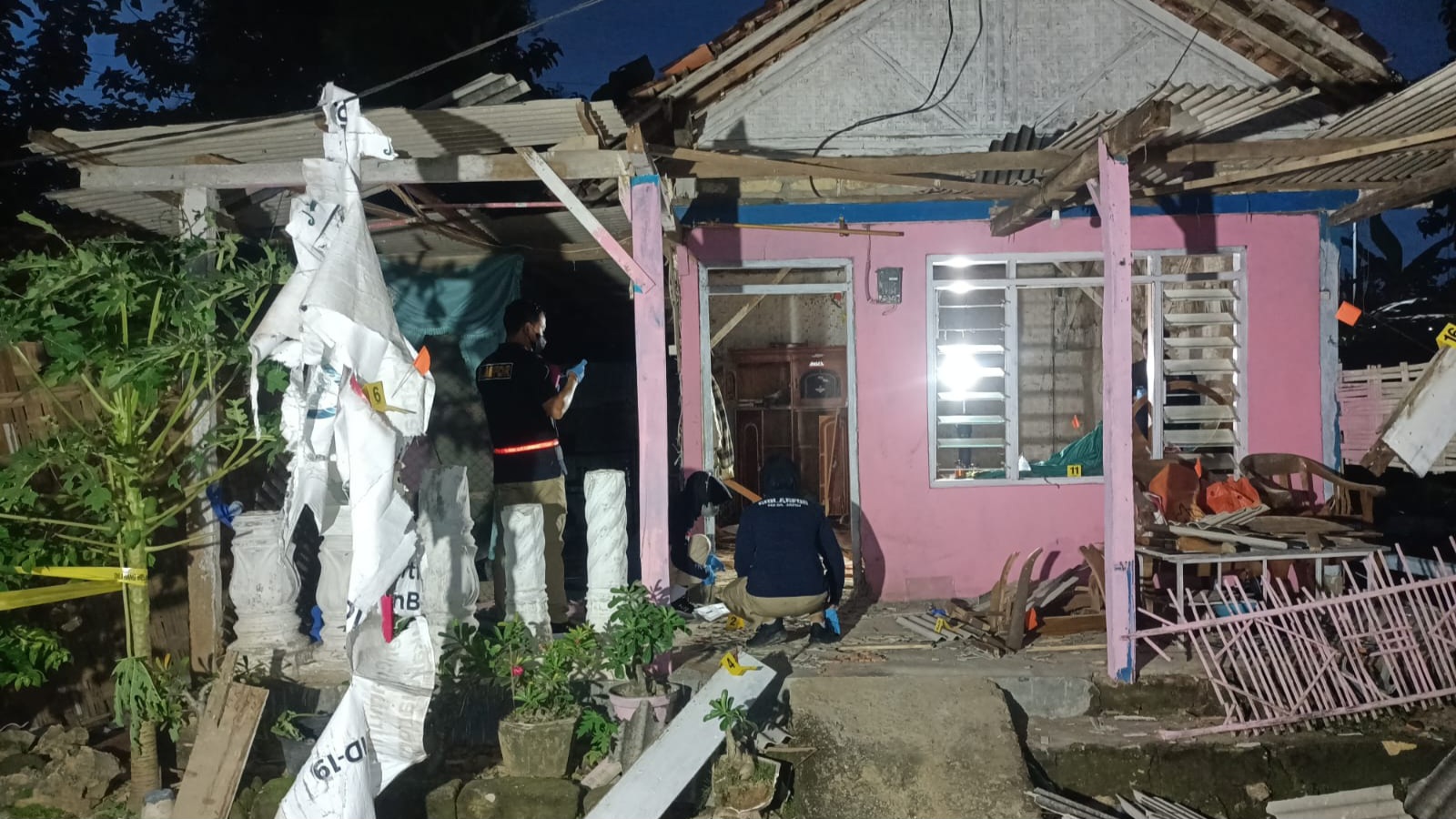 Ledakan Bom di Rumah Ketua KPPS Nyalabu Daya