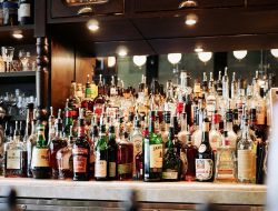 Atasi Kecanduan Mengkonsumsi Alkohol, Berikut 7 Tips untuk Dilakukan Menurut Psikiater
