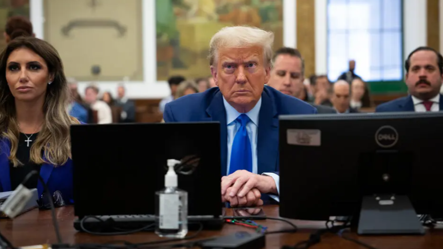 Mantan Presiden Amerika Serikat Donald Trump disidang atas kasus penipuan