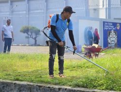 Dukung Pembinaan Positif, Lapas Narkotika Pamekasan Libatkan WBP dalam Aksi Bersih Lingkungan