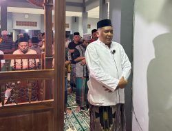 Jaga Keimanan di Balik Jeruji! Kalapas Narkotika Kelas IIA Pamekasan Pimpin Tarawih, Kultum, dan Tadarus Bersama Warga Binaan