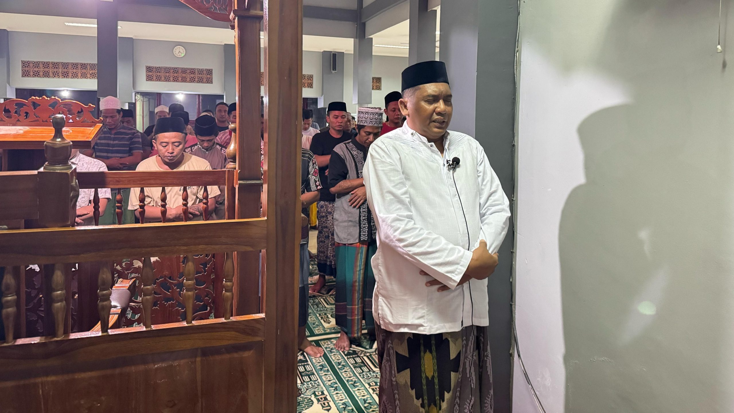 Jaga Keimanan di Balik Jeruji! Kalapas Narkotika Kelas IIA Pamekasan Pimpin Tarawih, Kultum, dan Tadarus Bersama Warga Binaan Sehilir