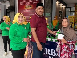 Lapas Narkotika Pamekasan bersama Ibu-ibu PIPAS Bagikan Ratusan Takjil untuk Warga