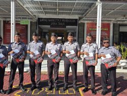 Buktikan Dedikasi, 7 Pegawai Lapas Narkotika Pamekasan Terima Kenaikan Pangkat