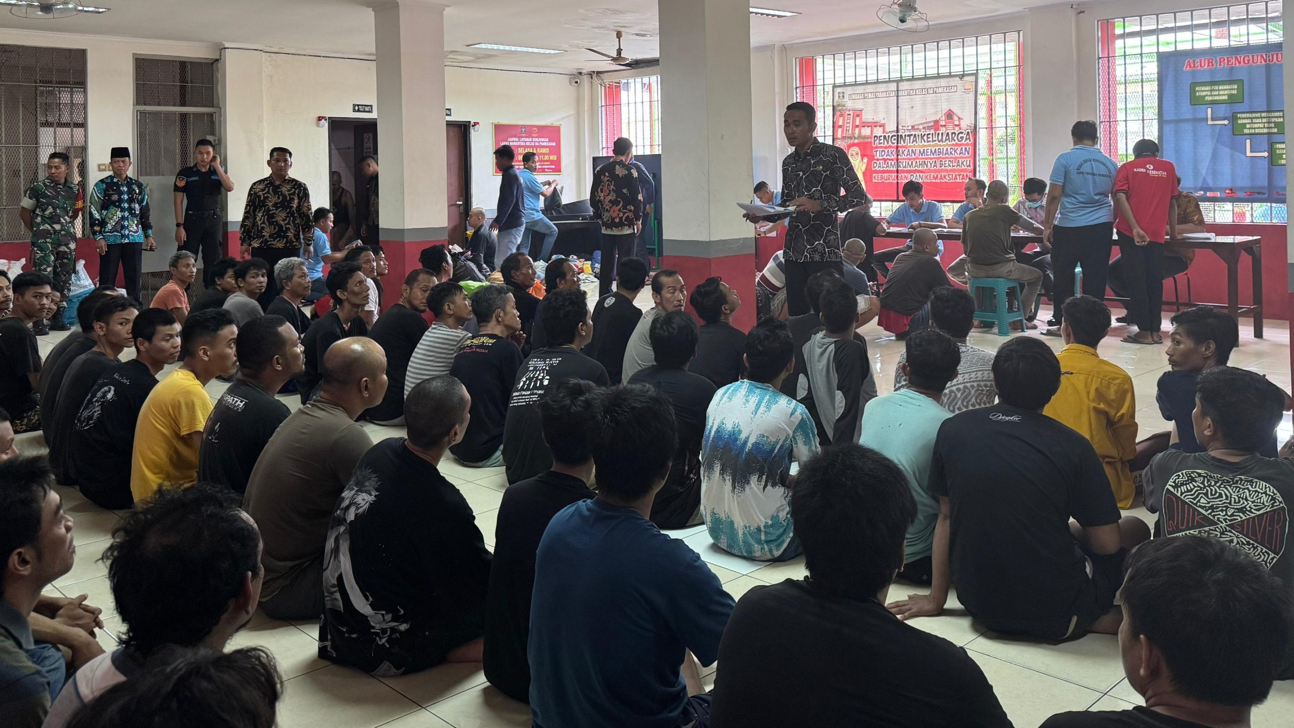 Overkapasitas Rutan, 81 Napi Direlokasi ke Lapas Narkotika Pamekasan