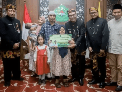 Anak Usia 7 Tahun Hafal 30 Juz, Bupati Pamekasan Beri Penghargaan