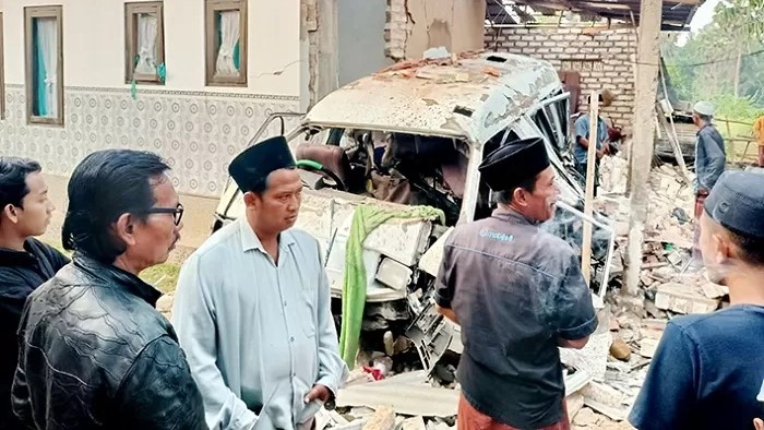 Ledakan Hebat Guncang Ambunten, Sumenep: Satu Orang Luka, Penyebab Masih Diselidiki