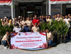 Lapas Narkotika Pamekasan Tanam 85 Pohon Kelapa untuk Peringati HUT RI ke-80