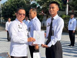 Cegah Lemas Saat Tugas, Petugas Lapas Narkotika Pamekasan Dapat Vitamin Gratis