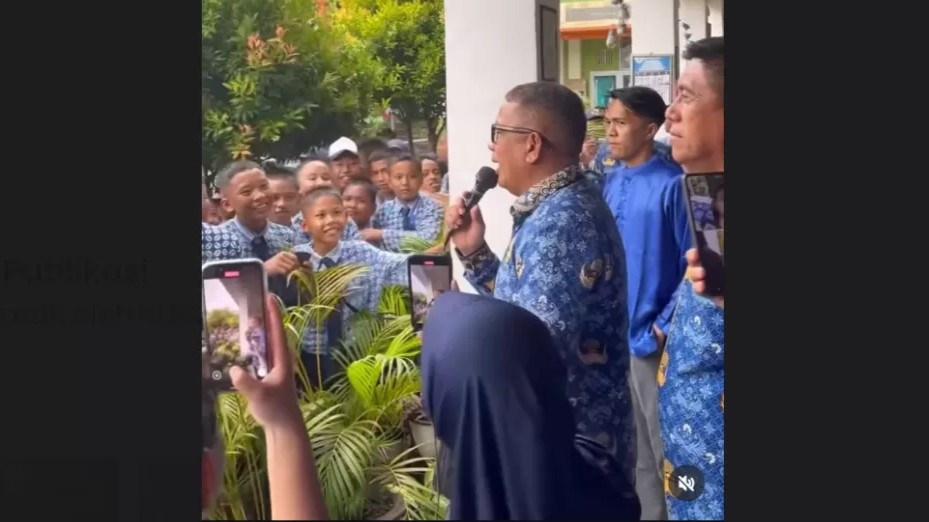 Kepala SMPN 1 Prabumulih Roni Ardiansyah Kembali Bertugas, Wali Kota Minta Maaf