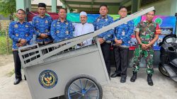 Lapas Narkotika Pamekasan Salurkan Gerobak Sampah dalam Kegiatan Pengabdian KEMENIMIPAS untuk Negeri