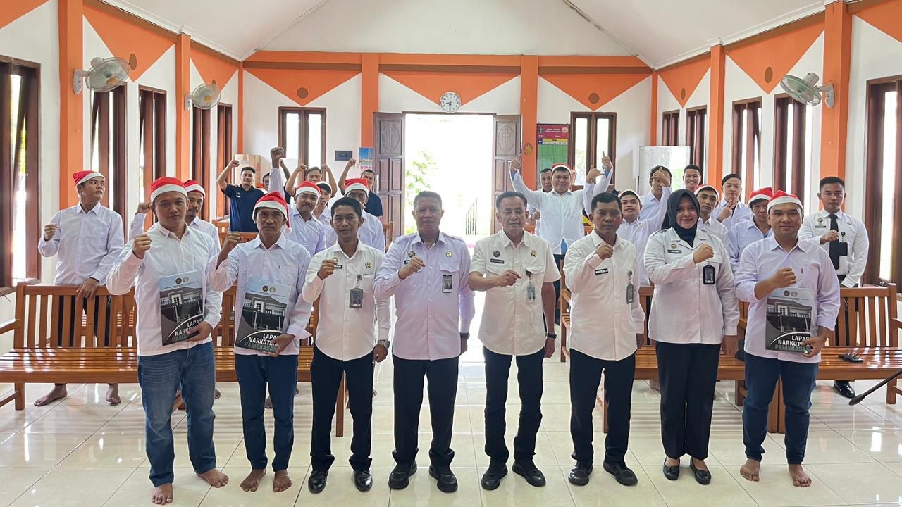 Peringati Natal 2025, Lapas Narkotika Pamekasan Berikan Remisi kepada 13 Warga Binaan