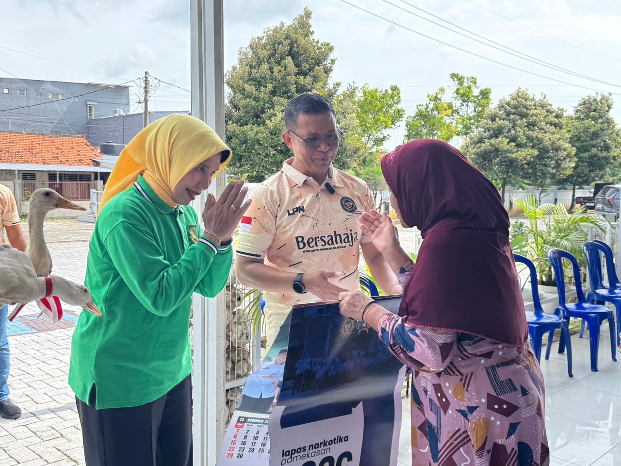 Unik dan Bermanfaat, Lapas Narkotika Pamekasan Bagikan Bebek Hasil Peternakan kepada Masyarakat