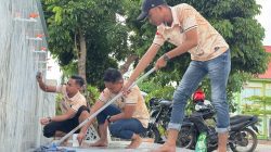 Hari Bakti Pemasyarakatan ke-62, Lapas Narkotika Pamekasan Turun Langsung Bersihkan Masjid