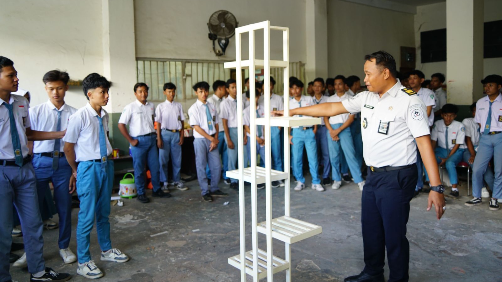 Siswa SMKN 2 Pamekasan Study Lapangan ke Lapas Narkotika Pamekasan, Takjub Lihat Dapur Sehat hingga Program Kemandirian Warga Binaan
