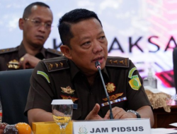 Eks Jampidsus Febrie Adriansyah Jadi Tersangka Korupsi dan TPPU, Polisi Sita Emas 74 Kilogram