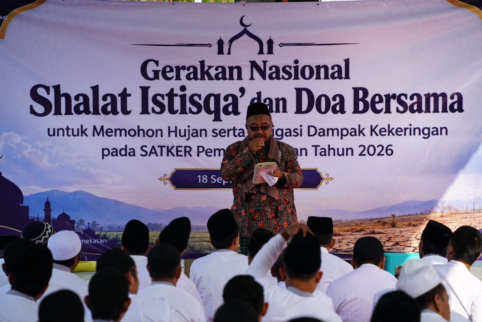 170 Petugas dan Warga Binaan Lapas Narkotika Pamekasan Gelar Shalat Istisqa’