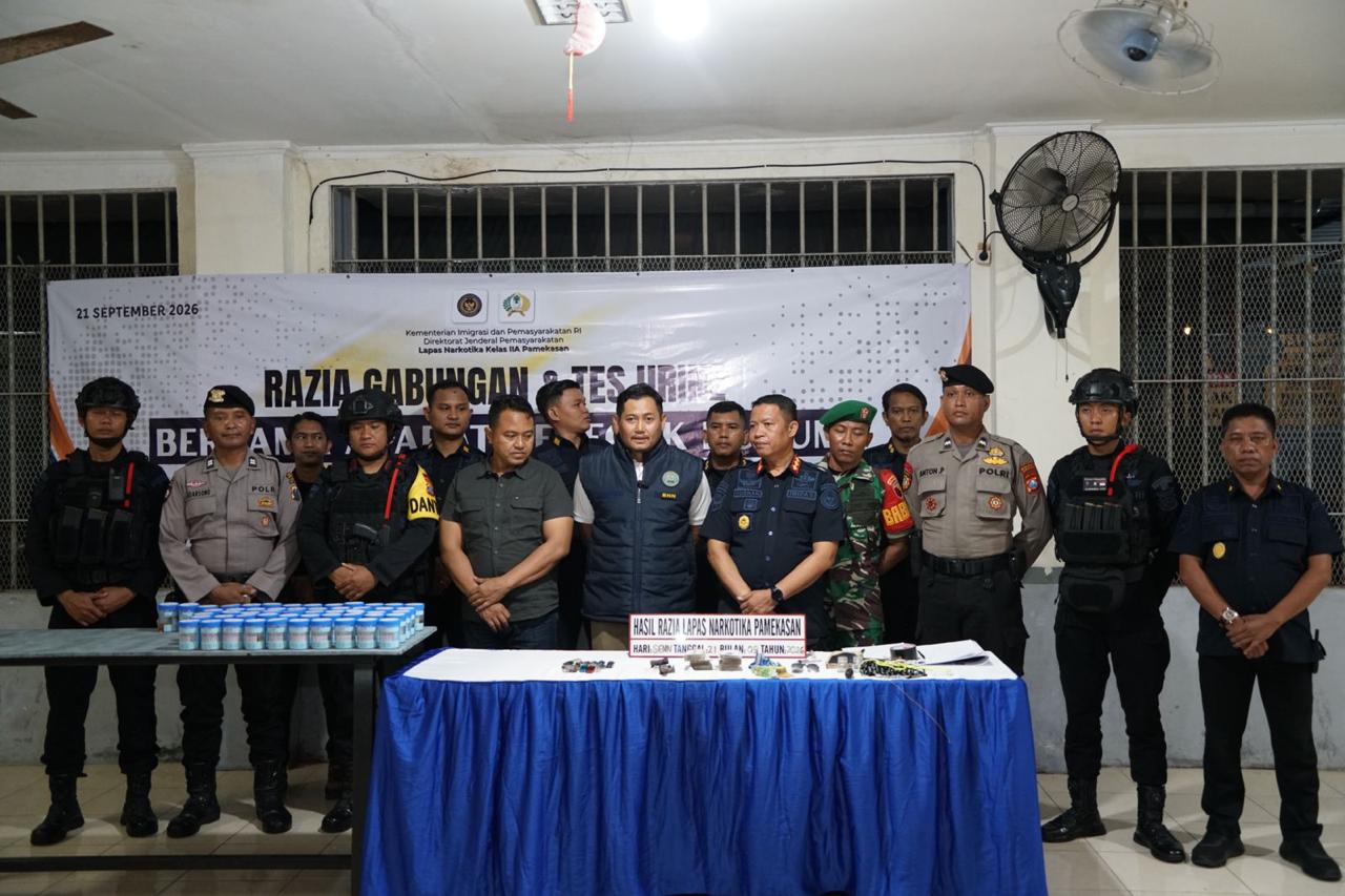 Lapas Narkotika Pamekasan Bersama Aparat Penegak Hukum Gelar Razia Blok Hunian dan Tes Urine, Hasil Seluruhnya Negatif