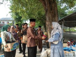 Jumat Berkah, Lapas Narkotika Pamekasan Bagikan 200 Nasi Bungkus kepada Masyarakat