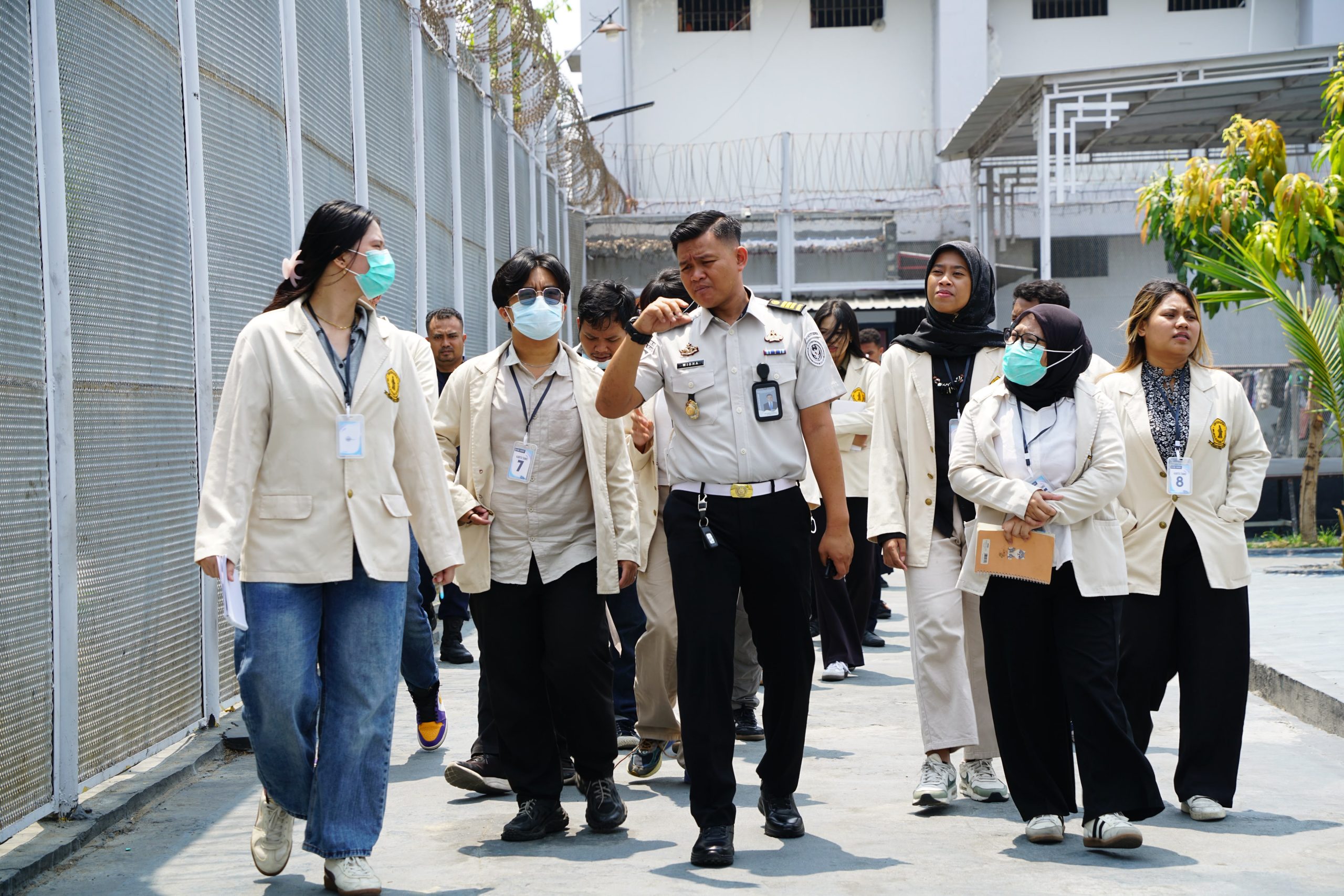 25 Mahasiswa Hukum Universitas Kusuma Surabaya Kunjungi Lapas Narkotika Pamekasan